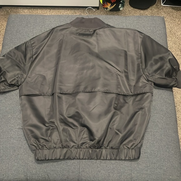 Fear of God ESSENTIALS windbreaker size medium - Picture 5 of 6